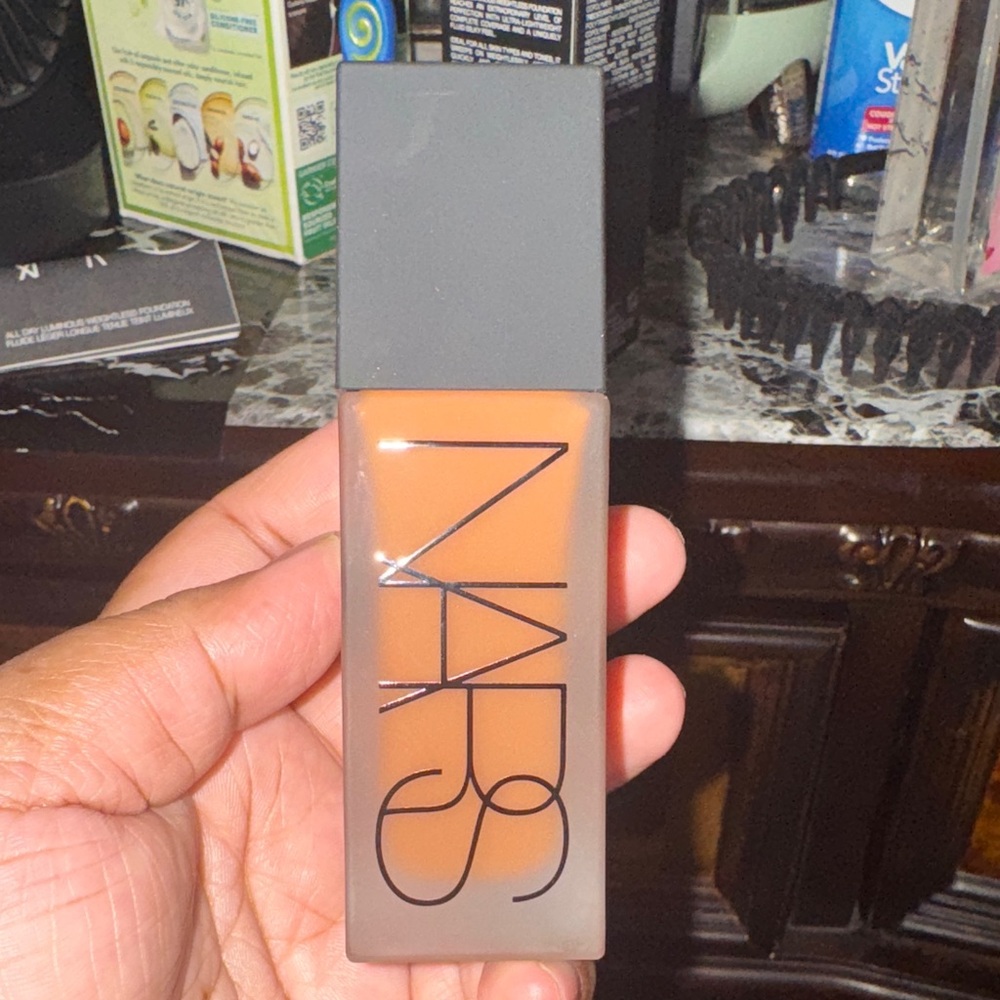 NARS Radiant Foundation - Warm Tan